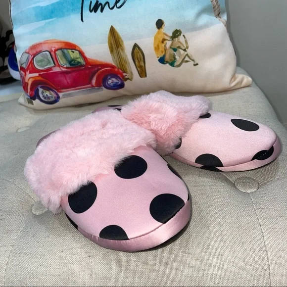 Victoria's Secret NWOT! Signature Pink/Black Satin Polka Dot Faux Fur Slippers - Picture 3 of 8